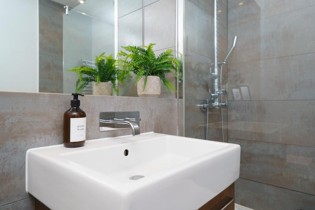 Trafalgar Sq 1 Bedr, 3 Beds Sleeps 6 Лондон Екстериор снимка