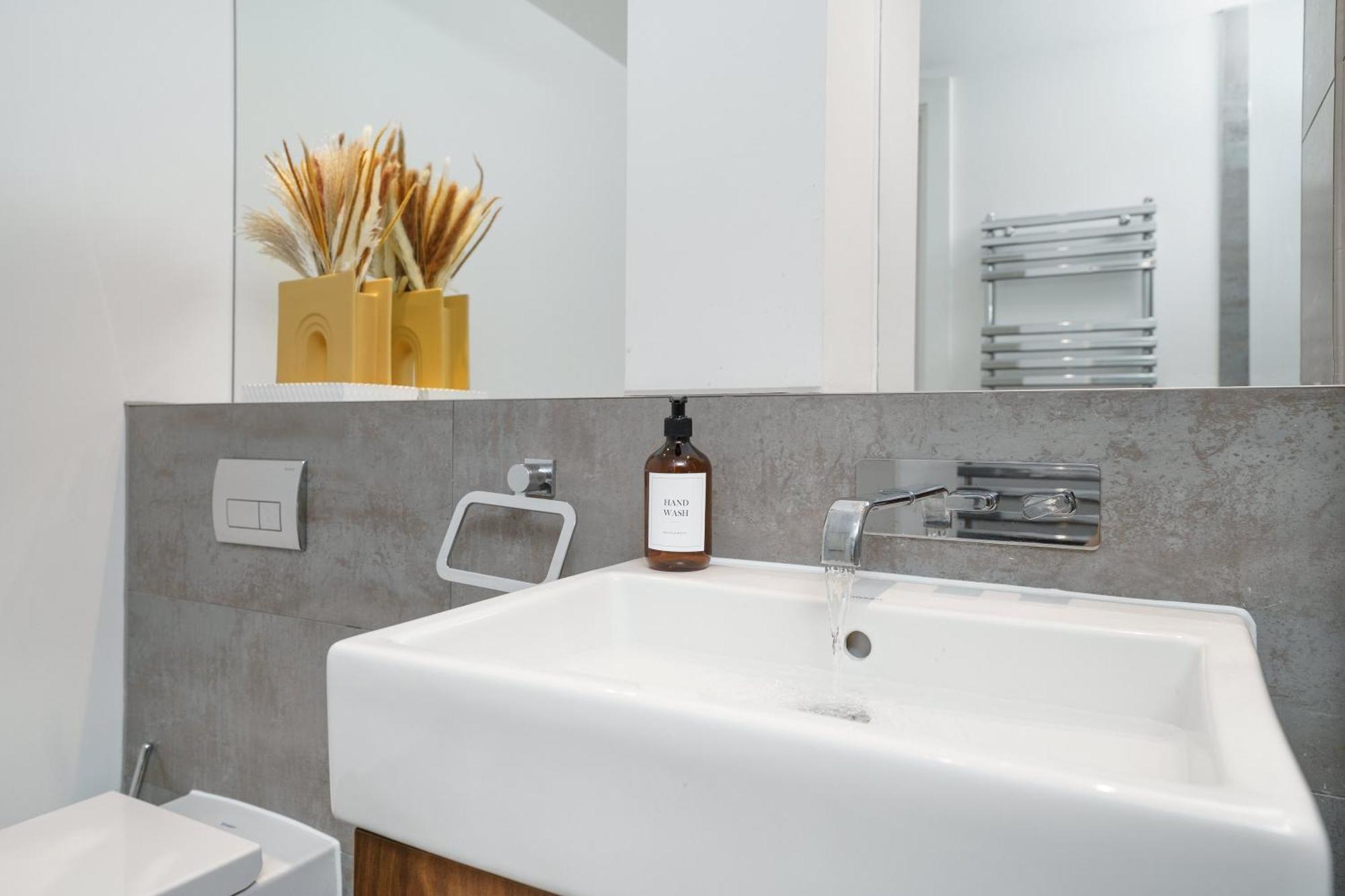 Trafalgar Sq 1 Bedr, 3 Beds Sleeps 6 Лондон Екстериор снимка